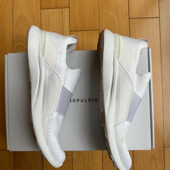 White APL tech loom bliss sneakers - Picture 3 of 6